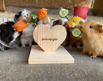 Personalized heart shape guinea pig toy, double food wheel, rotating cavy toy, guinea pig accessories, guinea pig cage toy, wooden holder