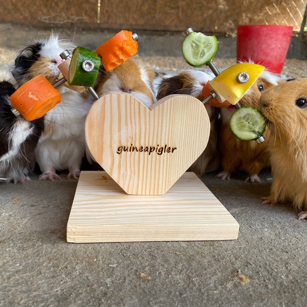 Personalized heart shape guinea pig toy, double food wheel, rotating cavy toy, guinea pig accessories, guinea pig cage toy, wooden holder