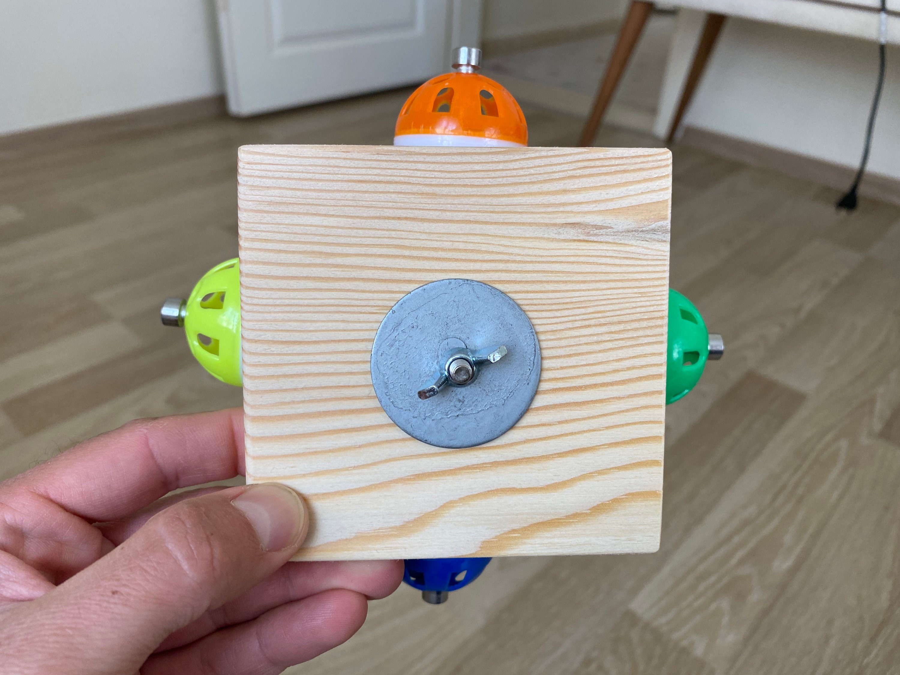 Rotating Colorful Balls Toy for Birds, Budgies, Budgerigars, Parakeets, Parrots, Cockatiels, Parrotlets, Lovebirds, Conure, Caique, Lorikeet