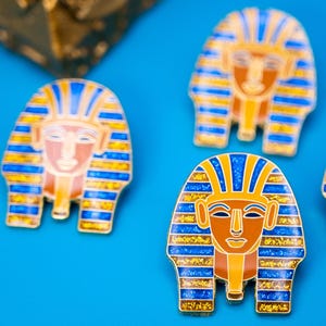 Golden Pharaoh Tutankhamun Enamel Pin – Ancient Egyptian King Lapel Badge