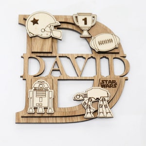 Madera cortada con láser letra D Decoración