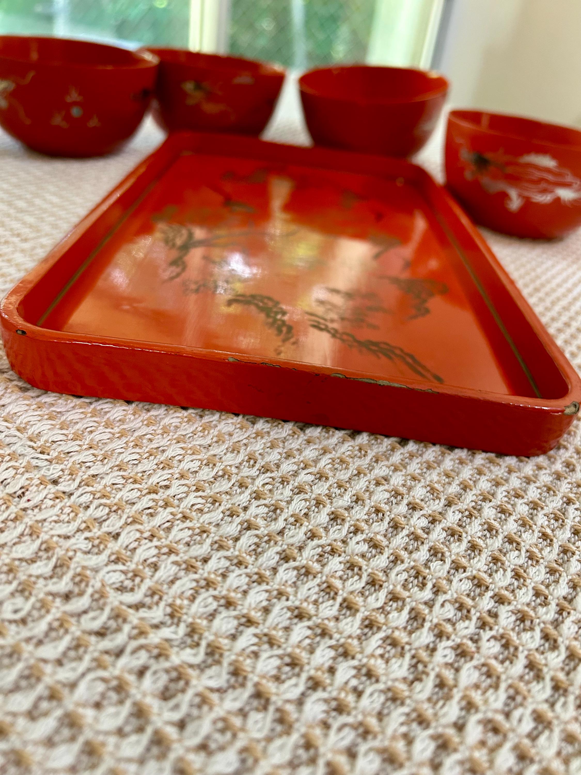 輪島塗の赤、金、銀の漆器 - 椀4つと長方形の盆。 - Etsy 日本