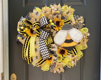 Bee front door wreath, summer wreath, bee decor