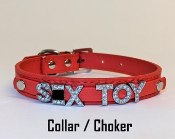 Collar de juguete sexual / Gargantilla de cuero vegano BDSM / Collar de piel sintética de puta / Cum Slut Hotwife Rhinestone Glam / Sex Play Kink Play Gargantilla
