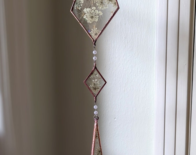 Wind Chime Suncatchers, Dangling Glass, Pressed Flowers in Glass, Queen Anne's Lace, Flower
