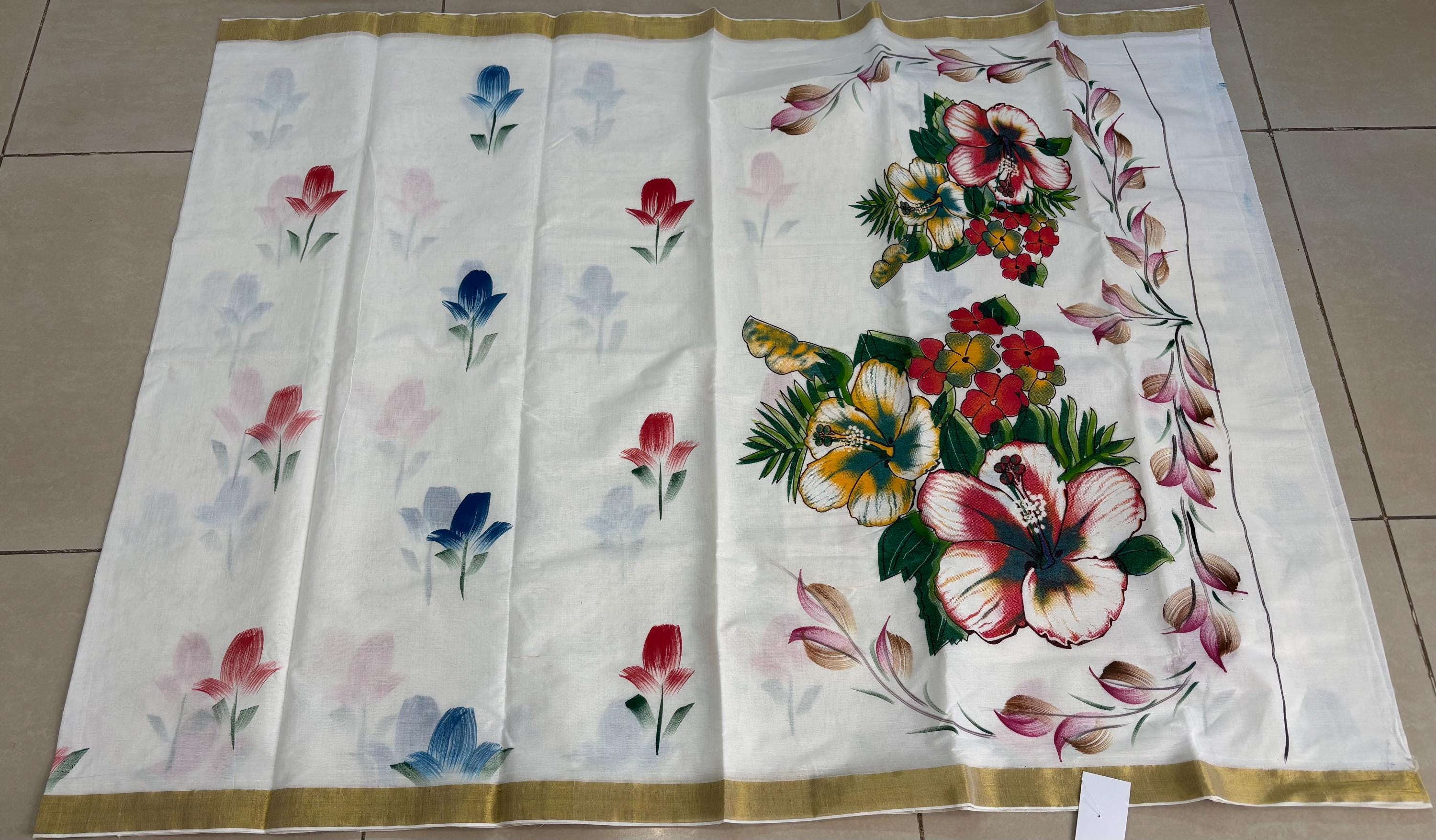 Kerala Kasavu reiner Baumwolle Saree mit handbemaltem Design, weißer Baumwolle Saree mit goldener Zari Borte mit handgemalten Blumenmotiven