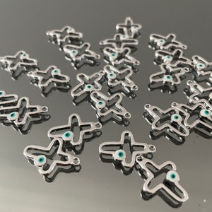 Breloques croix mauvais œil en argent : faveurs de bombonnière à faire soi-même (lot de 10)