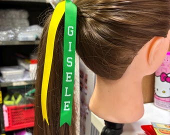 Cintas para el cabello personalizadas de 15 mm con fuente vertical universitaria y cintas de equipo de 2 colores.