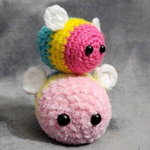 Pan Pride Bee