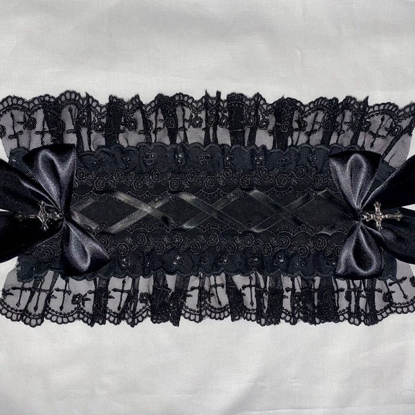 Schwarzes CrissCross mit Kreuz Charm Lolita Stirnband - Gothic Haarschmuck