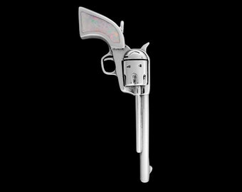 Colgante de revólver de plata de ley y ópalo blanco