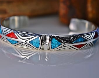 Pulsera de plata de ley 925 con diseño tribal con incrustaciones de turquesa y coral