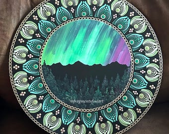 Mandala de madera pintada a mano de 40 cm (16 pulgadas) con auroras boreales