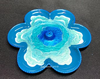 Quemador de incienso con forma de flor, hecho a mano, pintado a mano, con olas del océano.