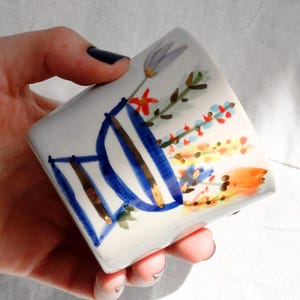 Birth Flower Mug – Hand-Painted Stoneware Cup 8.5 oz / 250 ml • Handleless 24 k Gold Coffee Tumbler, Unique Gift for Her (Single or Set)