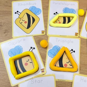 Tappetini di pasta modellabile a forma di api, attività estive con la pasta modellabile, abilità motorie fini in età prescolare, risorse per l'istruzione parentale, apprendimento prescolare.