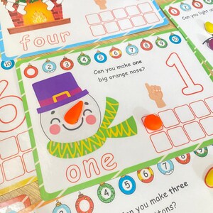Tappetini da gioco natalizi per Doh, attività con pasta da gioco stampabile per bambini, carte visive con numeri 1-10, abilità motorie, risorse per la scuola domestica.