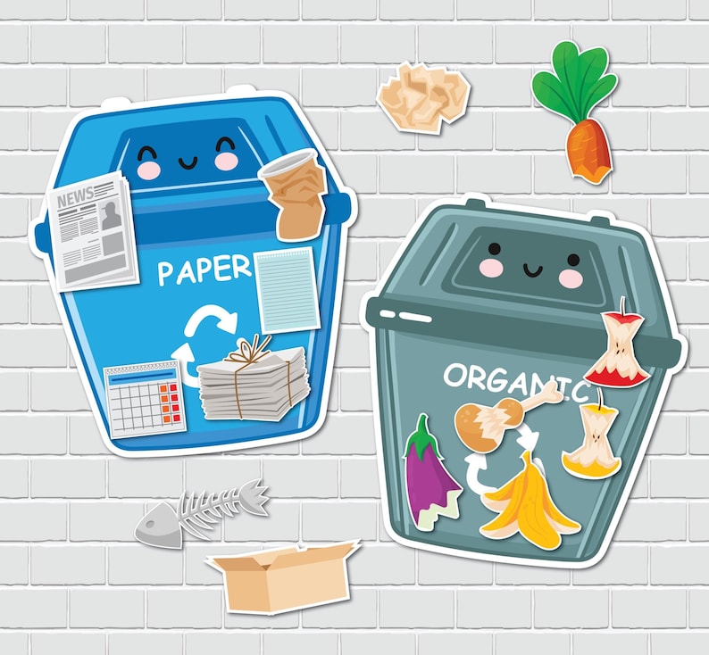 Puede incluir: Dos contenedores de reciclaje de dibujos animados, uno azul para papel y otro gris para residuos org&aacute;nicos, con caras sonrientes. El contenedor azul tiene un peri&oacute;dico, un calendario y art&iacute;culos de papel. El contenedor gris tiene restos de comida.
