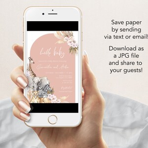 Puede incluir: Una invitaci&oacute;n de baby shower rosa y blanca con una ilustraci&oacute;n de jirafa, elefante y cebra. El texto de la invitaci&oacute;n dice "hello baby" y "Samantha y Achin".