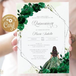 Puede incluir: Una invitaci&oacute;n a una Quincea&ntilde;era de color verde y dorado con un borde floral y un marco geom&eacute;trico. La invitaci&oacute;n incluye el texto "Quincea&ntilde;era" y "Maria Isabella". La fecha del evento es el 5 de diciembre y la hora es de 2 a 5 PM.