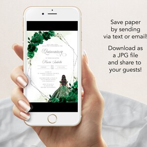Puede incluir: Una invitaci&oacute;n digital para una Quincea&ntilde;era, con un marco geom&eacute;trico verde y dorado con detalles florales. La invitaci&oacute;n incluye el texto "Quincea&ntilde;era" y "Maria Isabella" con la fecha "DEC 05".