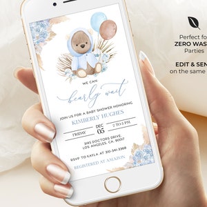Pu&ograve; includere: Un invito digitale per una festa di nascita con un orsacchiotto blu e marrone che tiene dei palloncini. L'invito dice "We can bearly wait" e include la data, l'ora e il luogo dell'evento. Sono incluse anche le informazioni RSVP.