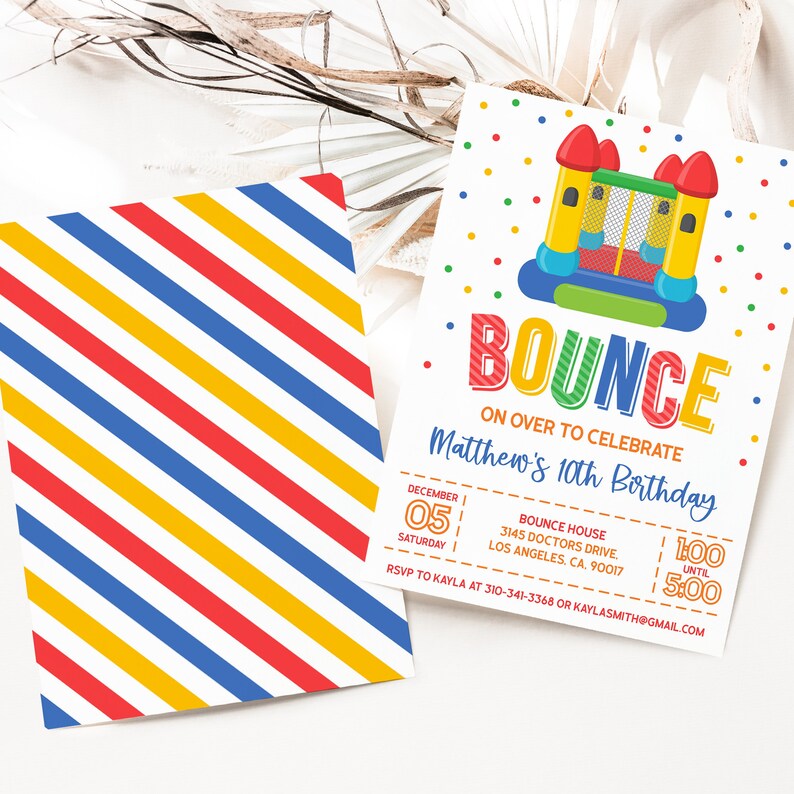 K&ouml;nnte beinhalten: Eine farbenfrohe Einladung zu einer 10. Geburtstagsfeier mit H&uuml;pfburg-Thema. Die Einladung zeigt eine Comic-Illustration einer H&uuml;pfburg mit einem Schloss-Design. Der Text auf der Einladung lautet "Bounce On Over to Celebrate Matthew's 10th Birthday". Die Einladung enth&auml;lt auch das Datum, die Uhrzeit und den Ort der Party.