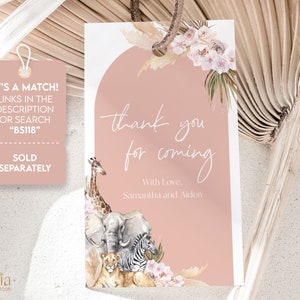 Puede incluir: Etiqueta de agradecimiento rosa con un dise&ntilde;o floral y animales de safari. El texto dice "gracias por venir" con "Con amor, Samantha y Aiden" debajo.