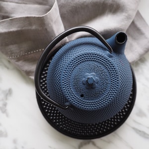 Cast Iron Teapot, Japanese Teapot Cast Iron TeaKettle, Unique Home Kitchen Decor, Housewarming Gift, Gift for Home, Home Decor Gift for Mom