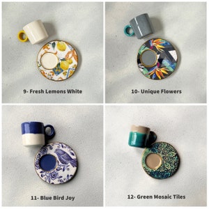 Puede incluir: Cuatro juegos de tazas de espresso y platillos con diferentes dise&ntilde;os. El primer juego presenta una taza y un platillo blancos con un dise&ntilde;o de lim&oacute;n. El segundo juego presenta una taza y un platillo grises con un dise&ntilde;o de flores tropicales. El tercer juego presenta una taza y un platillo azules y blancos con un dise&ntilde;o de p&aacute;jaro azul. El cuarto juego presenta una taza y un platillo verdes y blancos con un dise&ntilde;o de mosaico.