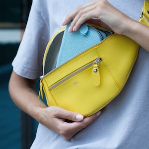 TORROSS™ Banana Bag, personalized handmade purse bag, leather pouch, crossbody purse, shoulder bag, fanny packs bag, unique gift for women