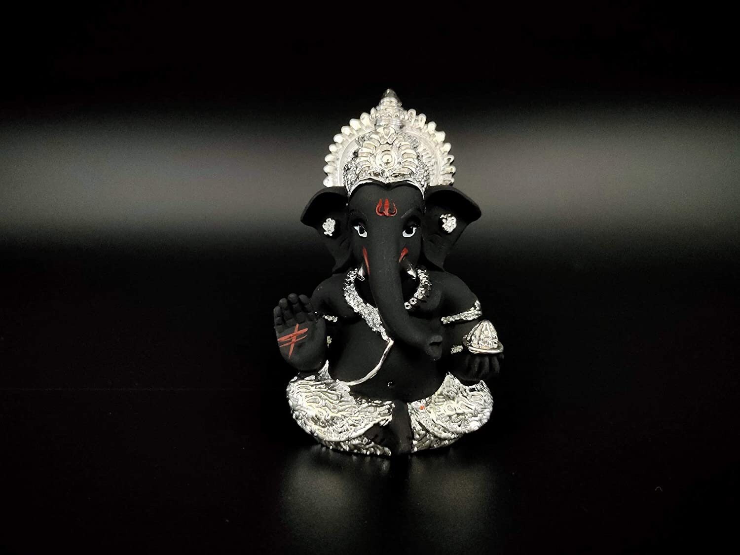 Statue de Lord Ganesha pour tableau de bord de voiture, sculpture plaquée  sliver, temple hindou de figurine de dieu Feng Shui décor Seigneur Ganesh  Idol Table Top Statue -  France