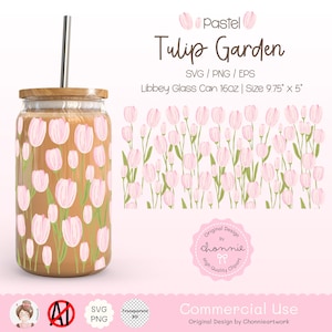 Puede incluir: Un diseño digital con un patrón de jardín de tulipanes rosa pastel. El diseño es perfecto para una lata de vidrio Libbey de 16 oz, que mide 24,8 cm por 12,7 cm. El diseño está disponible en los formatos SVG, PNG y EPS.
