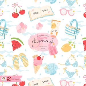 Op de afbeelding: Een naadloos patroon met verschillende zomerse illustraties, waaronder een watermeloenpunt, een ijsje, een zonnebril, een boek met de woorden "Stay Salty", een schelp, een bikini, slippers, een strandtas en een fles zonnebrandcrème.