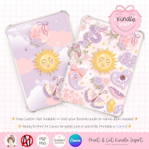 Könnte beinhalten: Zwei transparente Kindle-Einsätze mit himmlischen Designs. Einer zeigt Sonne, Mond und Schmetterling, der andere eine Schlange, Sonne, Mond und Auge. Die Einsätze sind mit Pastellfarben und dem Text "Kindle Insert" verziert.