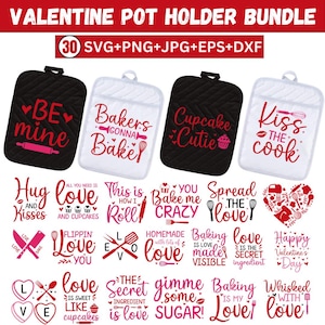 Może przedstawiać: Zestaw uchwytów do garnków na Walentynki. Na zdjęciu widać cztery uchwyty z wzorami i tekstem. Uchwyty są czarne i białe z czerwonym tekstem. Zestaw zawiera również 30 plików SVG, PNG, JPG, EPS i DXF.