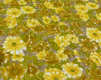 Sunny and Pretty Vintage 1970s Floral Poly Knit Fabric!