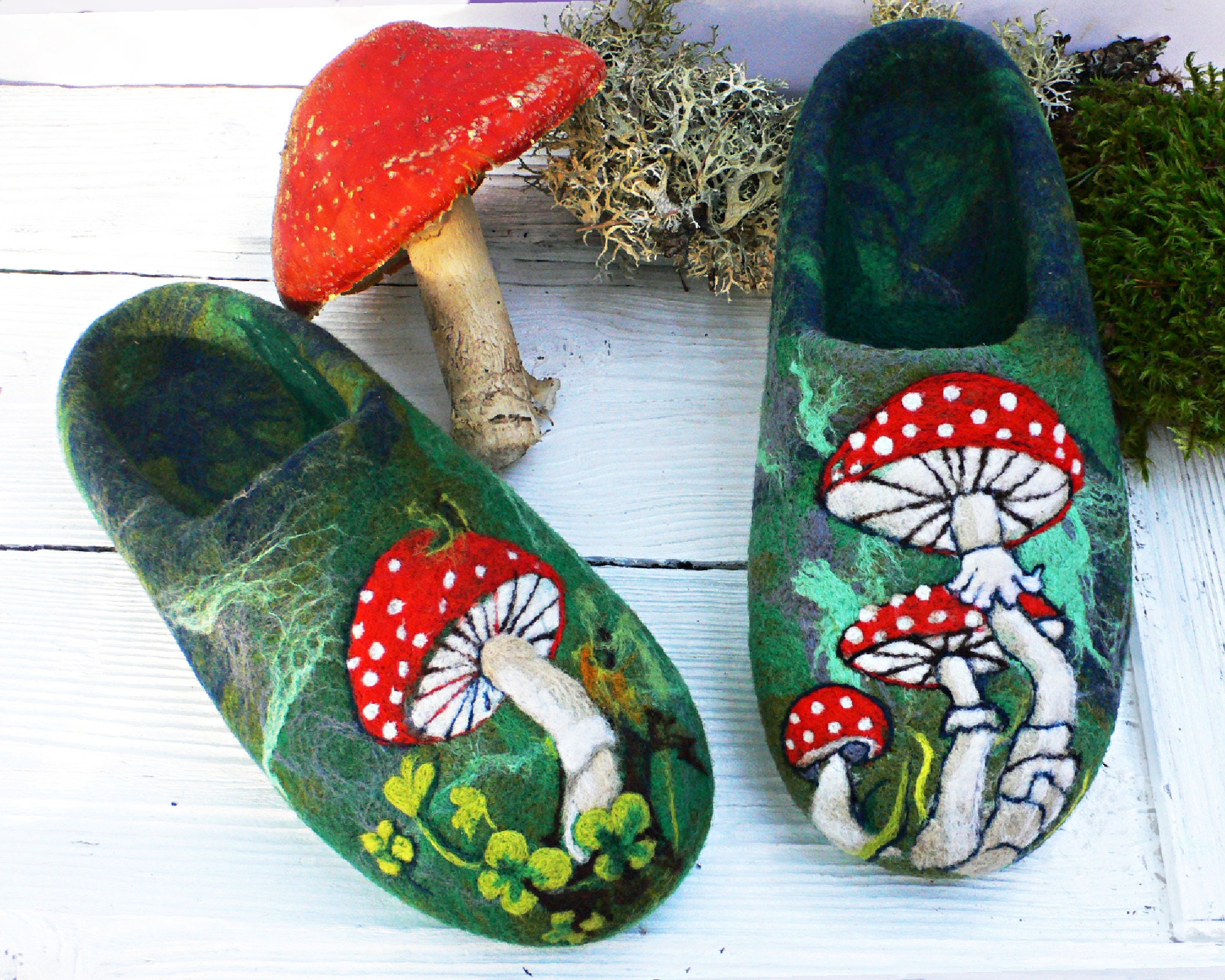 Rainbow Slippers - Diamond T Outfitters