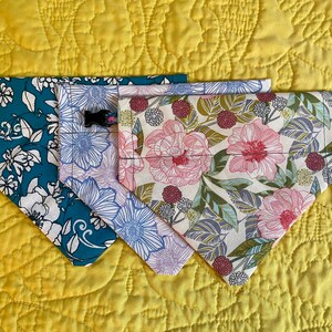 Floral Dog Bandana Set