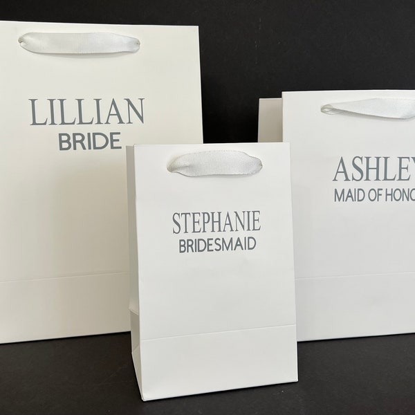 Personalized Bridal Party Bags, Custom Bags for your Bridal Party, Maid of Honor Gift Bag, Bridesmaid Gift Bags, Personalized Gift Bags