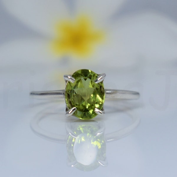 Oval Peridot Ring, Sterling Silver Ring, Peridot Jewelry, Oval Ring, Prong Ring, Sister Ring, Statement Ring, Dainty Ring, Solitaire Ring