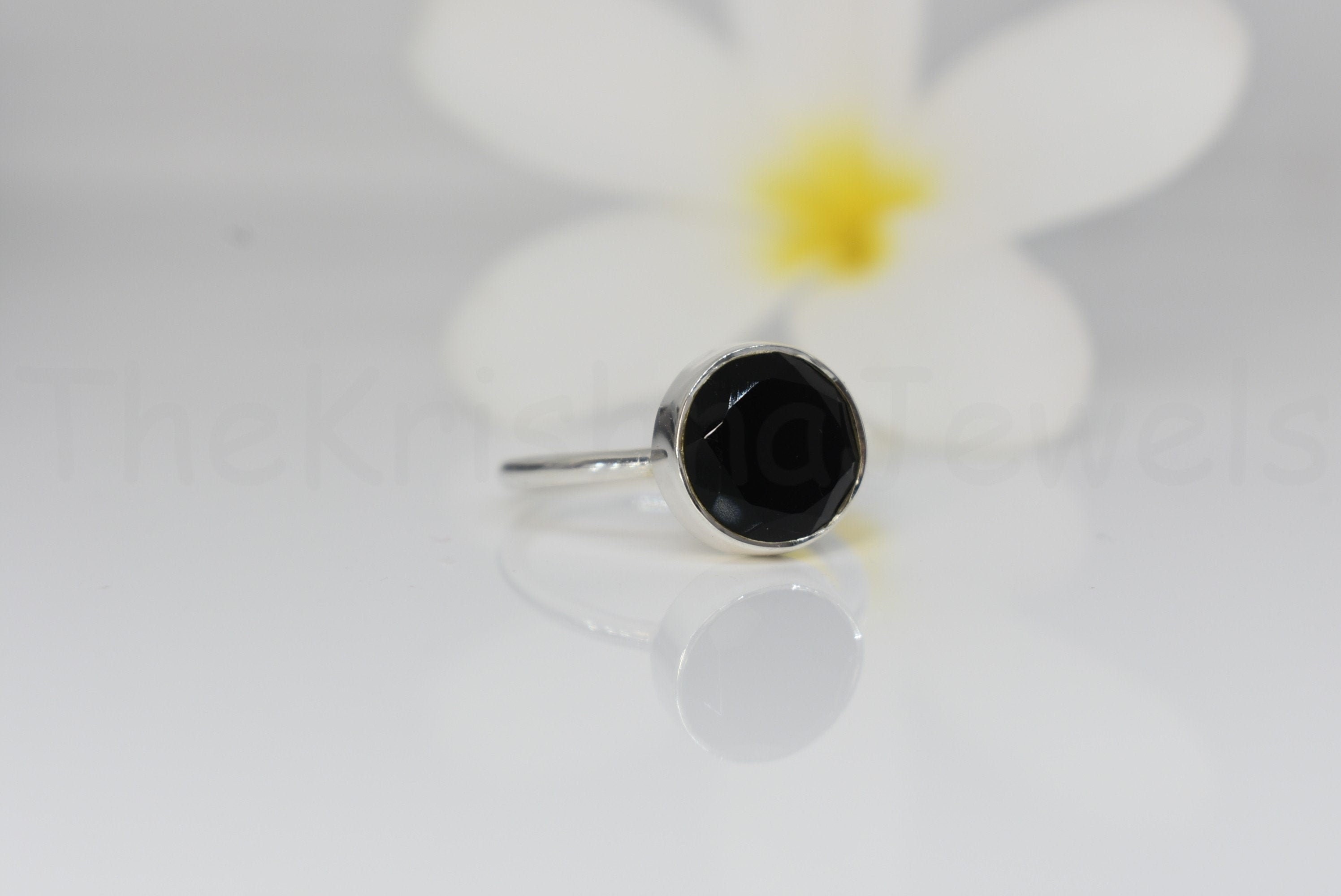 Circle Onyx Ring - Etsy
