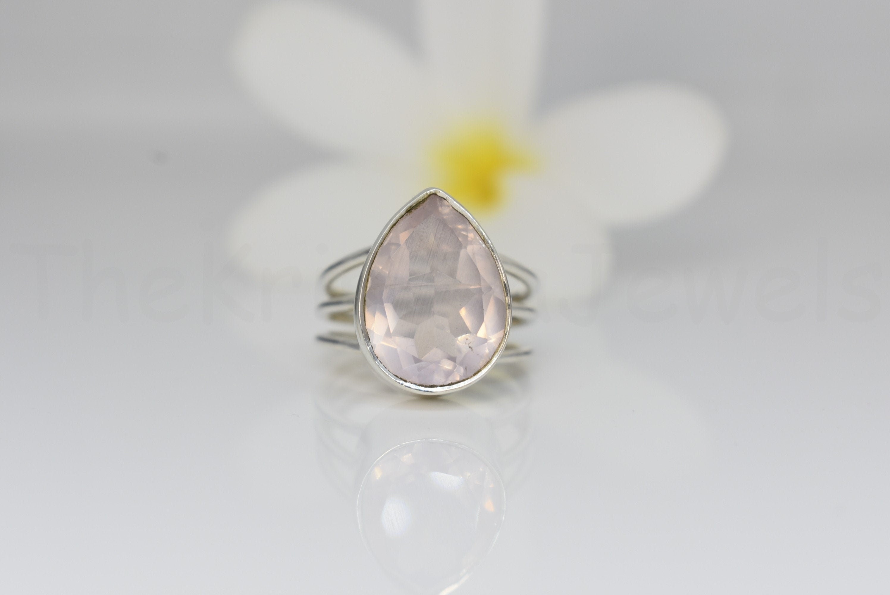 •ROSE QUARTZ - LIL' FREEFORM• silver ring (size 6) main image 1