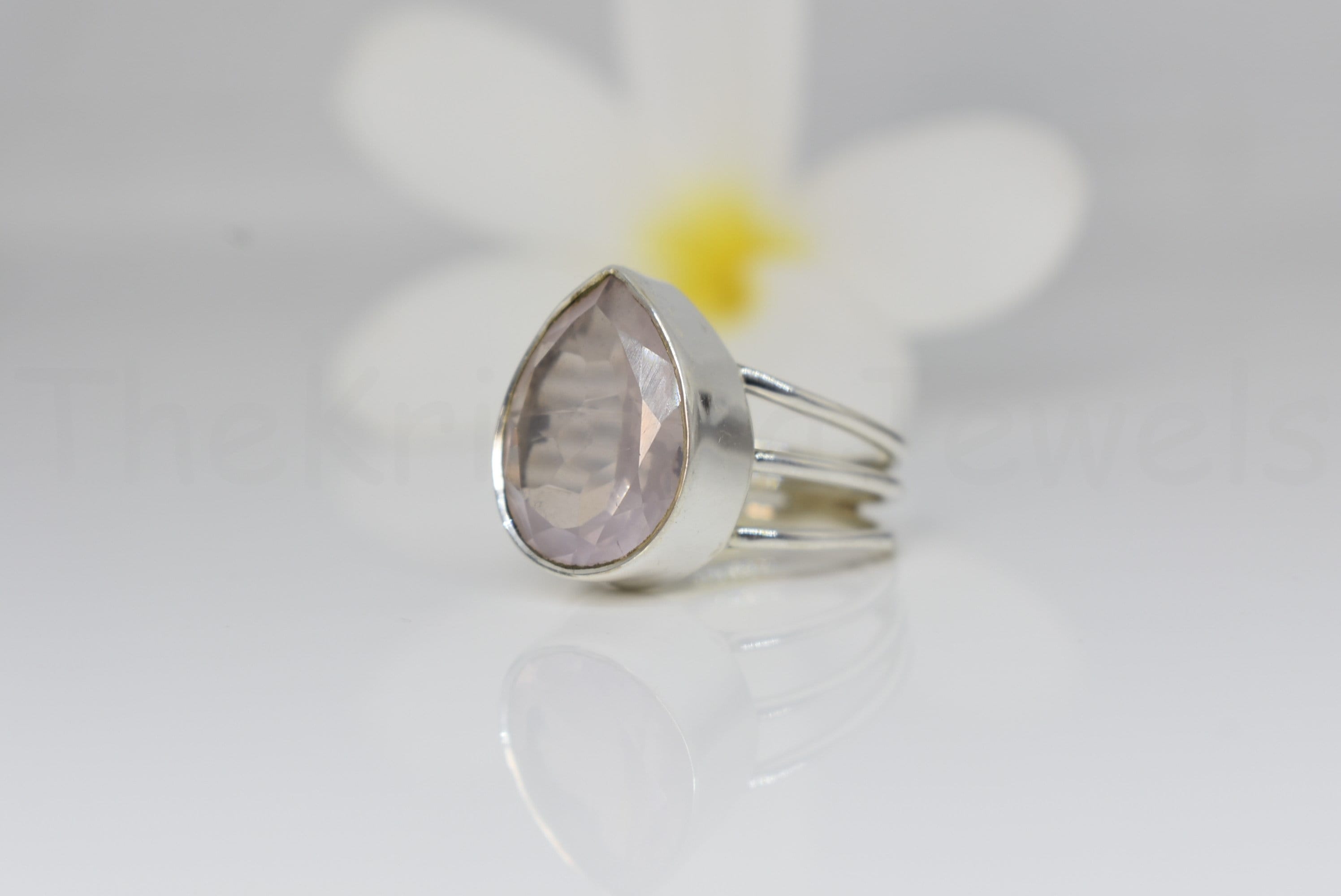 •ROSE QUARTZ - LIL' FREEFORM• silver ring (size 6) main image 0