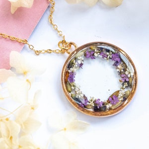 pressed flower necklace, real flower pendant, lavender wreath necklace, purple necklace, nature necklace, gift for nature enthusiast