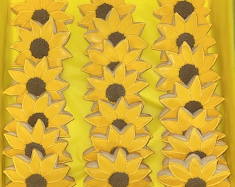 Sunflower cookies! -Royal icing sugar cookies || Decorated Cookies || Laura'sCookieFiesta