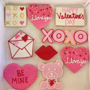 Galletas de San Valentín con forma de carta de amor. Galletas de azúcar glas real. Galletas decoradas. Laura'sCookieFiesta