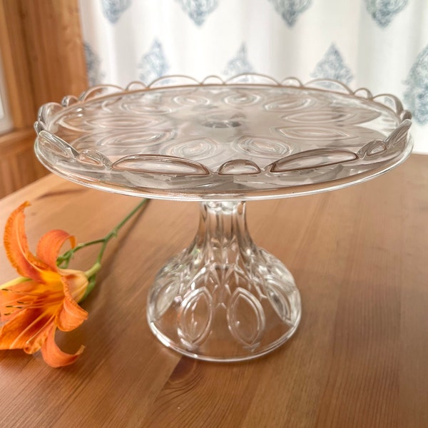 Vintage Glass Cake Stand with Geometric Floral Pattern and Pedestal Foot | 9.25 Inch | Art Deco Style, Frosted Glass, Teardrop Motif, Floral