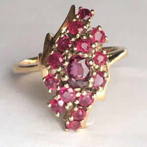 Natural Burma Ruby cluster 14K Yellow Gold Ring 1980s