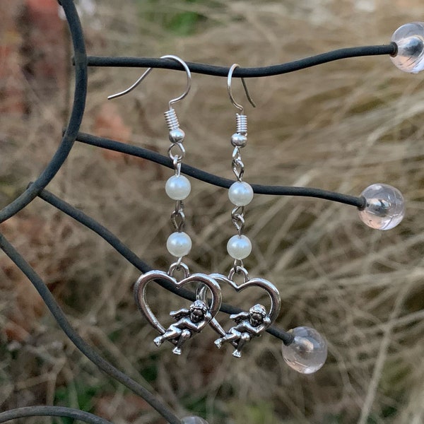 boucles d’oreilles de charme en cœur d’ange perle